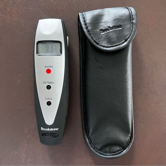 New Brookstone Wine Smart Corkscrew Thermometer wine bottle opener - Picture 3 of 4